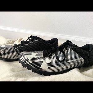 track and field sprinting spikes (with new spikes included in shoe)